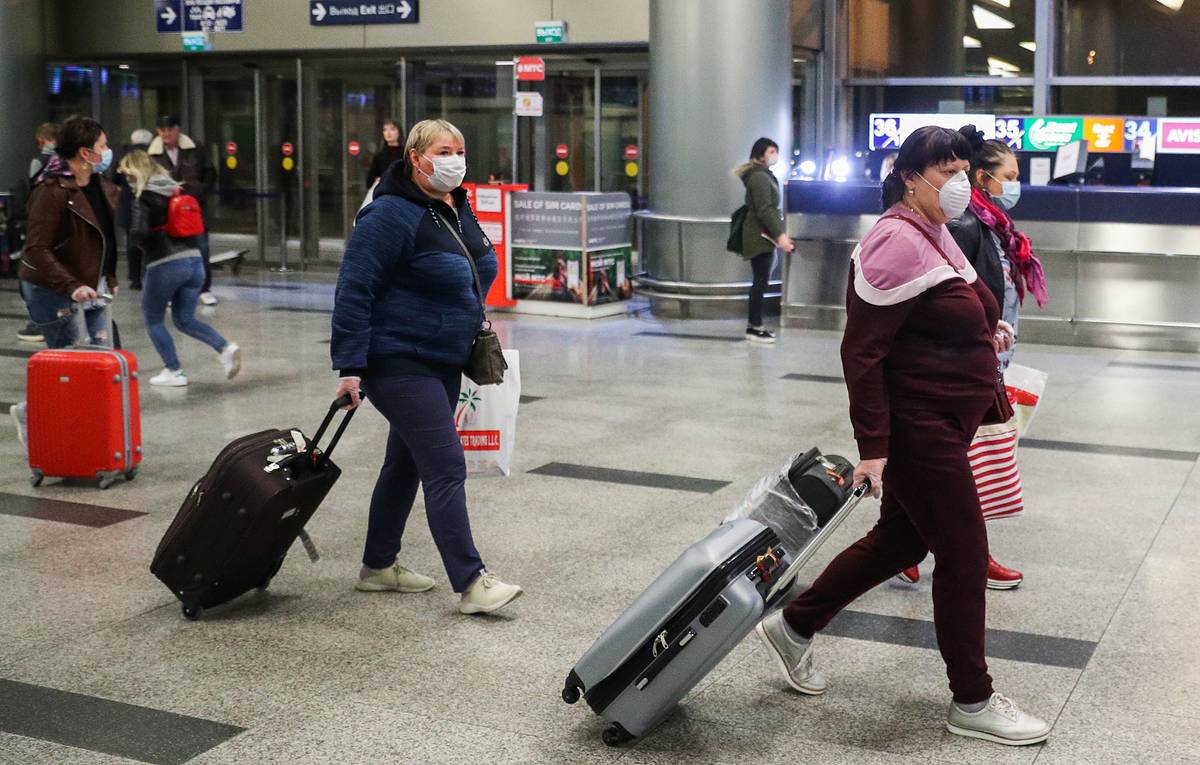 ВТБ узнал, сколько россиян планируют провести свой отпуск за границей
